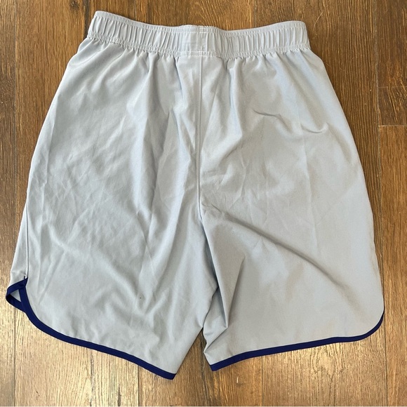 Men's Under Armour HIIT Woven 8in Light Gray Shorts SZ MED - Picture 2 of 3